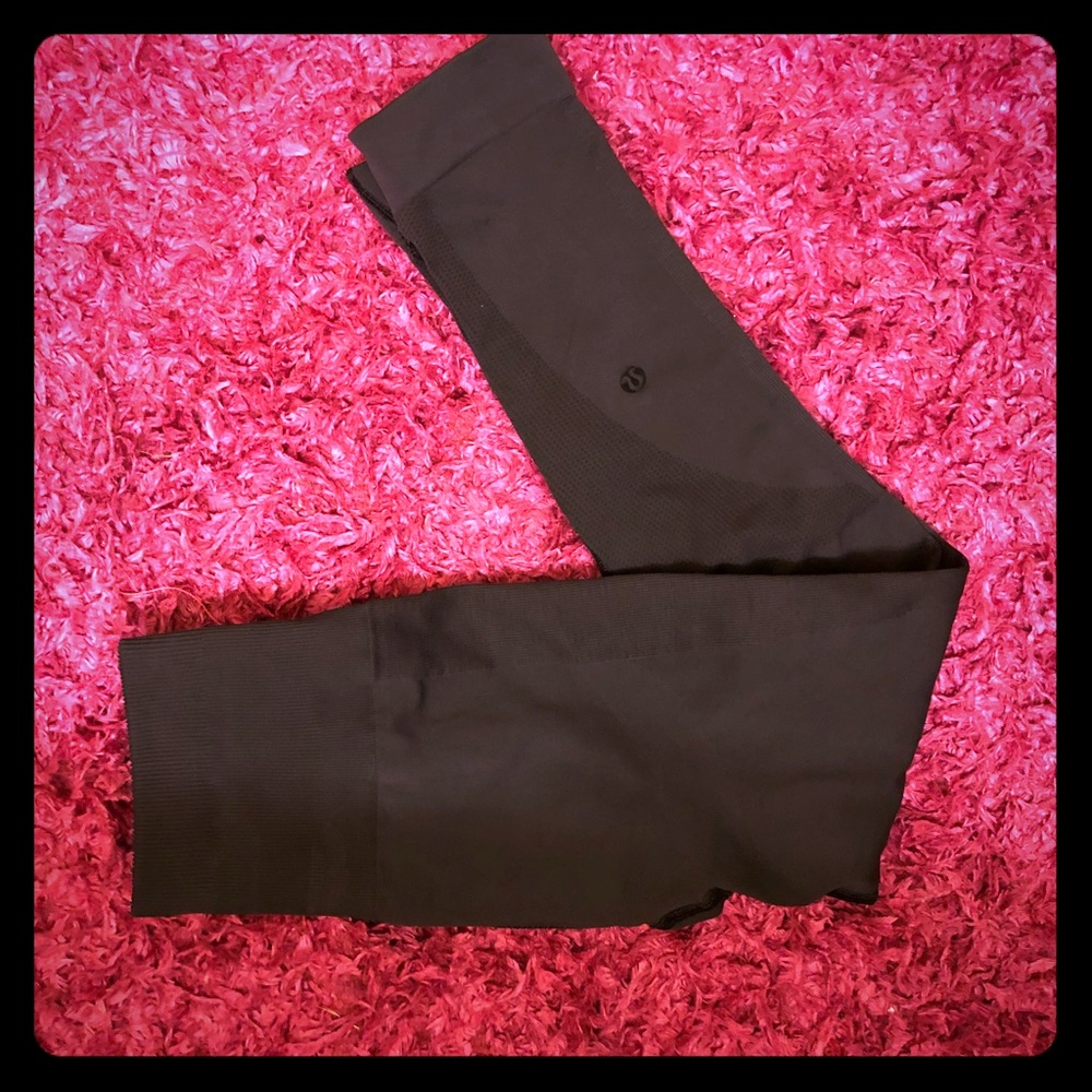 XS Lululemon Mid Capri leggings